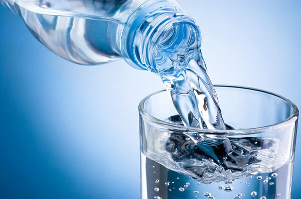 Lợi ích của việc sử dụng nước suối tinh khiết hàng ngày